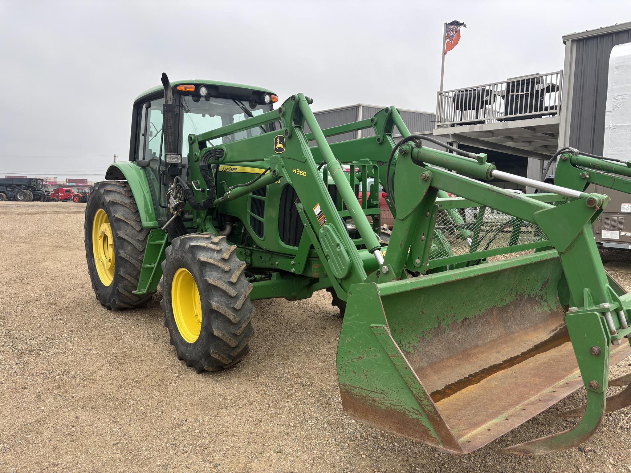 John Deere 7230
