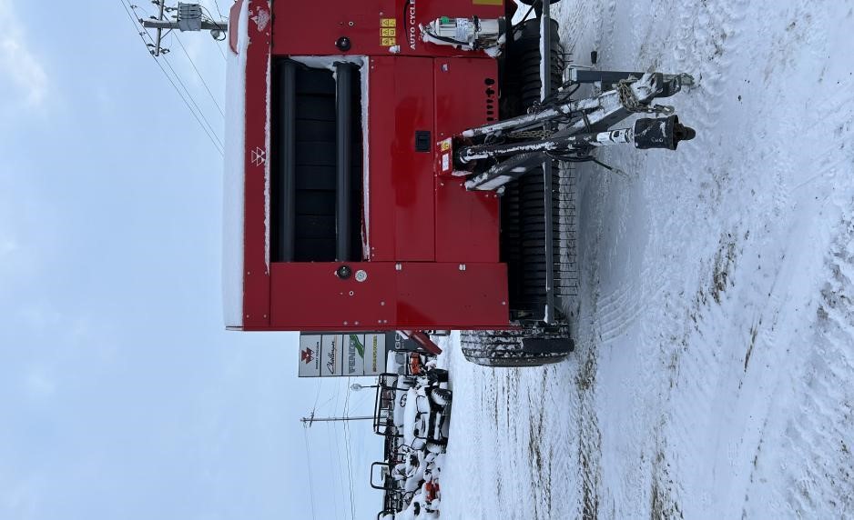 2022 Massey Ferguson 2956A