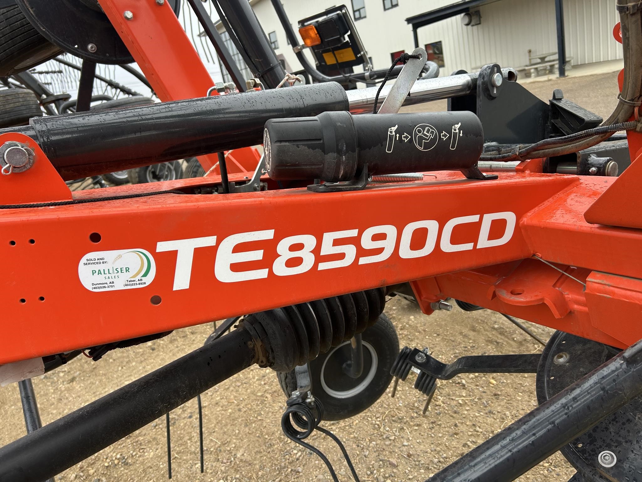 2023 Kubota TE8590CD