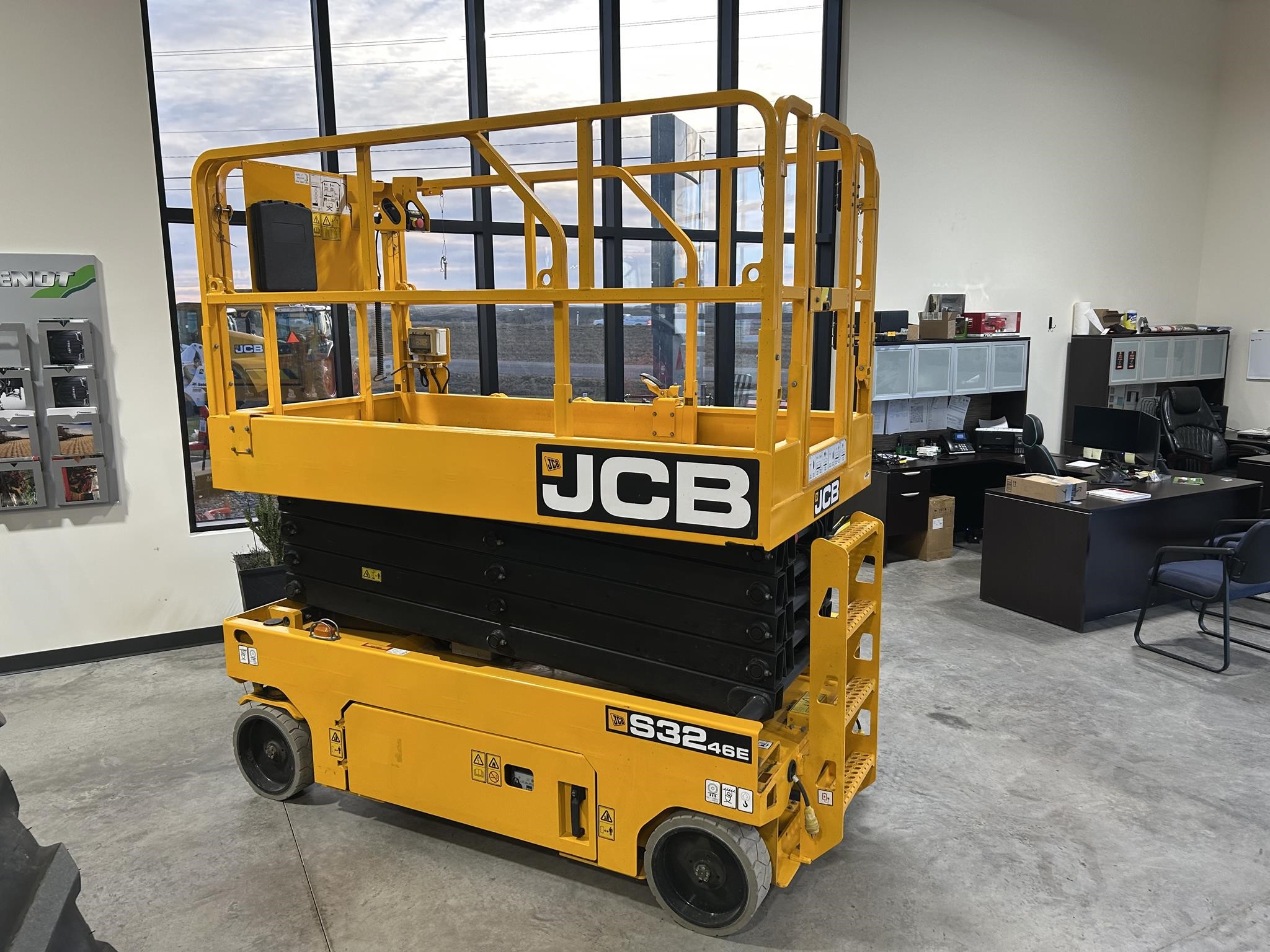 2023 Jcb S3246E