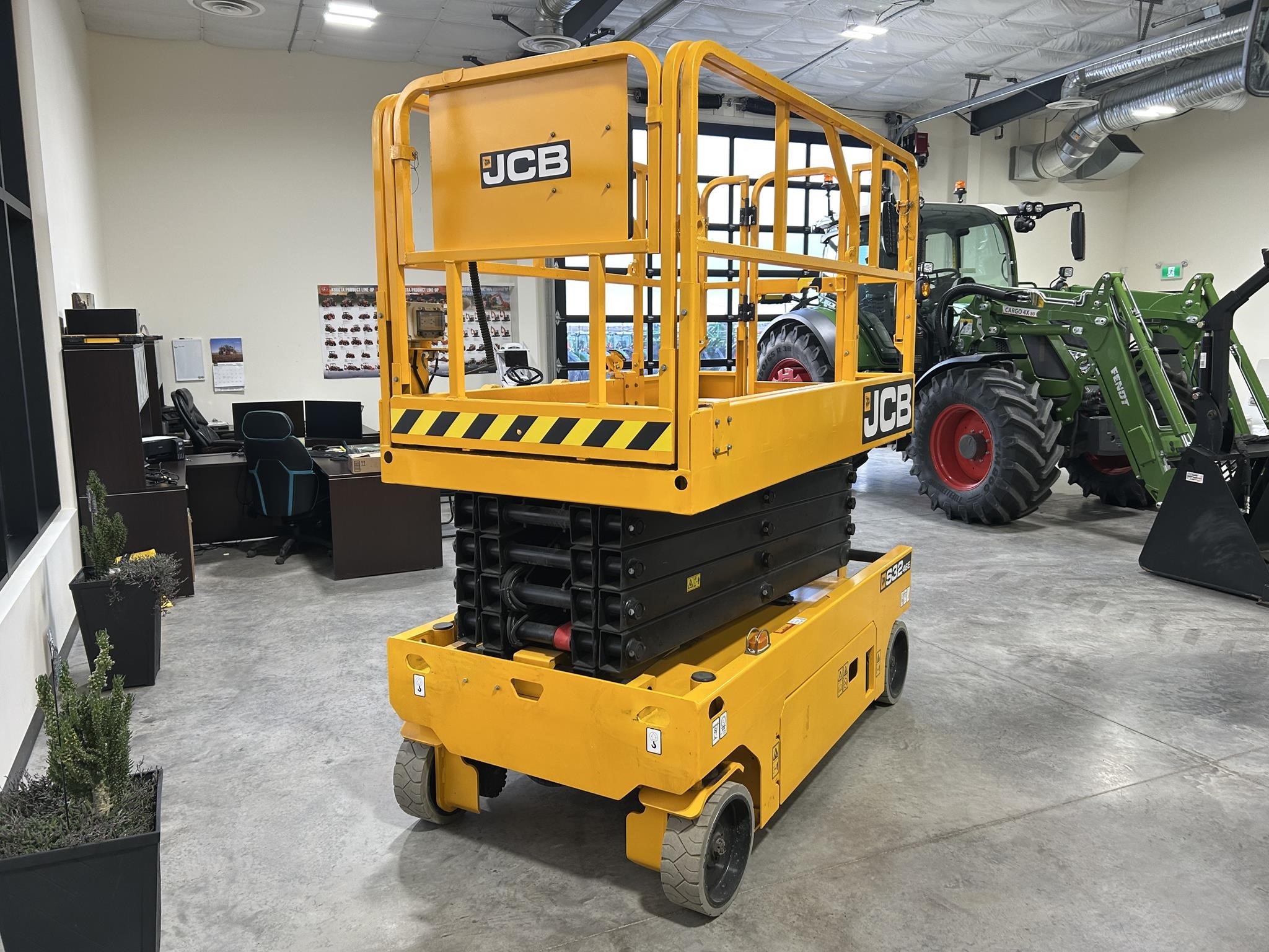 2023 Jcb S3246E