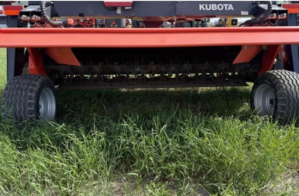 Kubota M8540