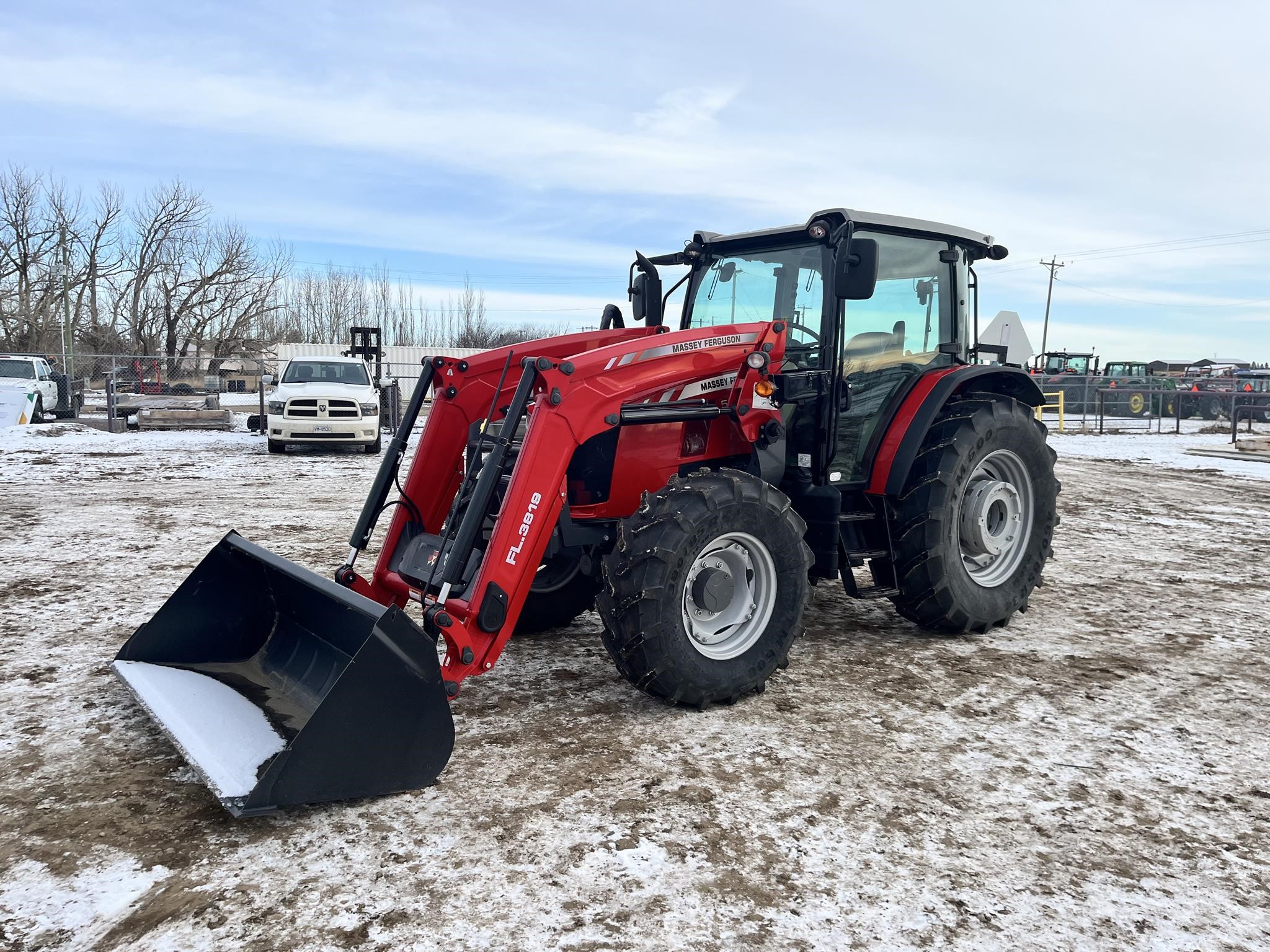 2023 Massey Ferguson 5711