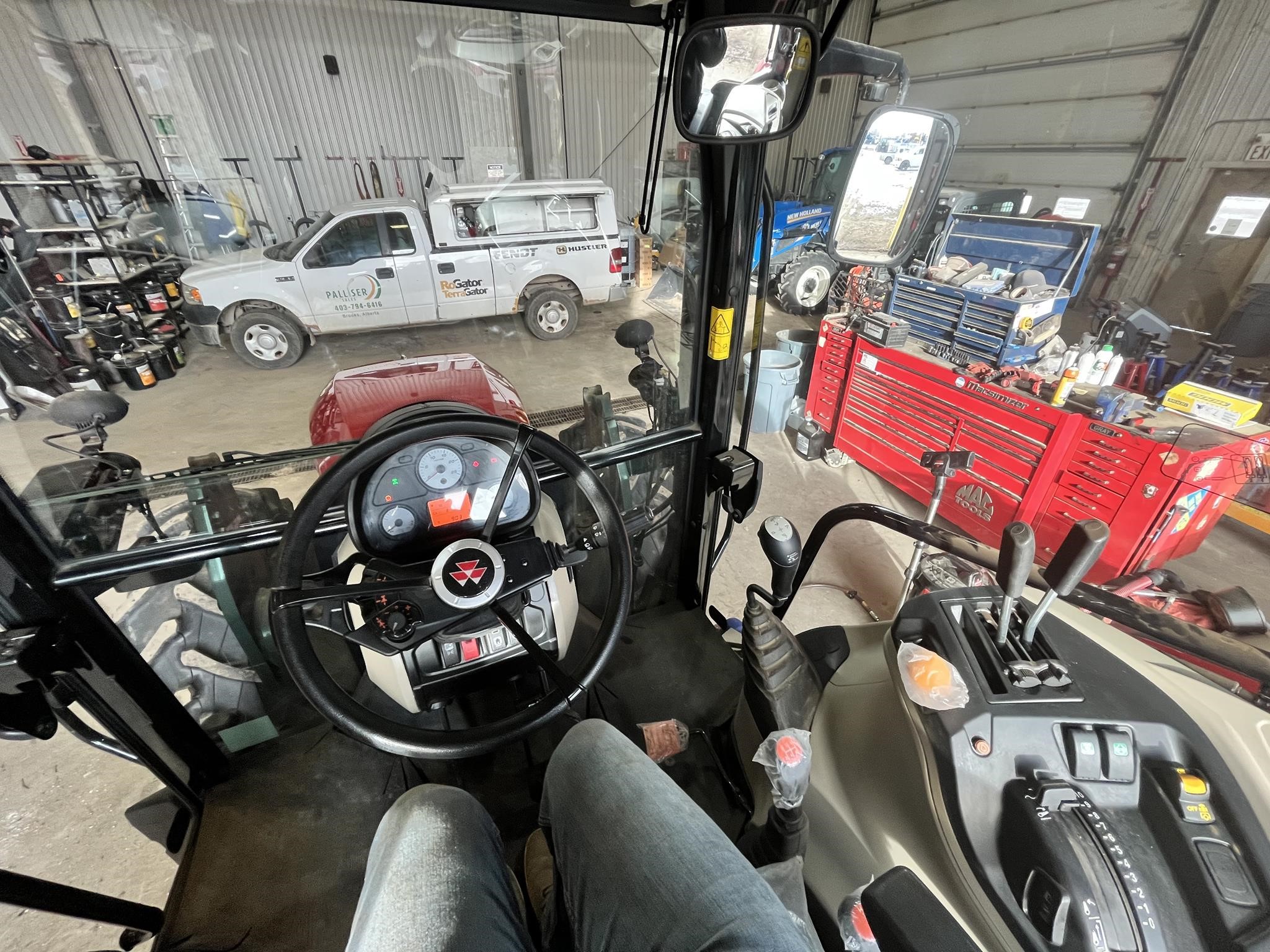 2023 Massey Ferguson 5711