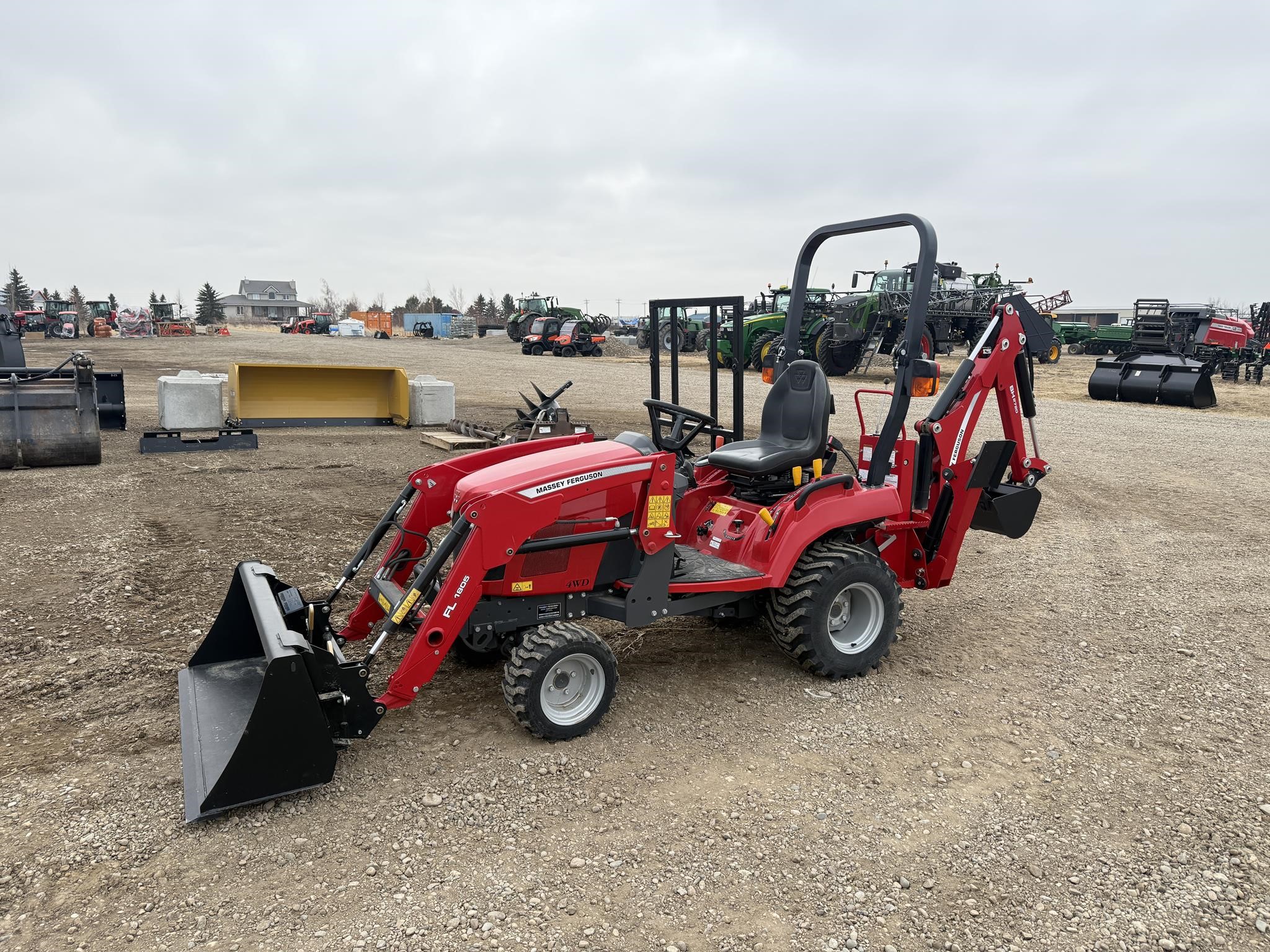 2023 Massey Ferguson GC1723EB