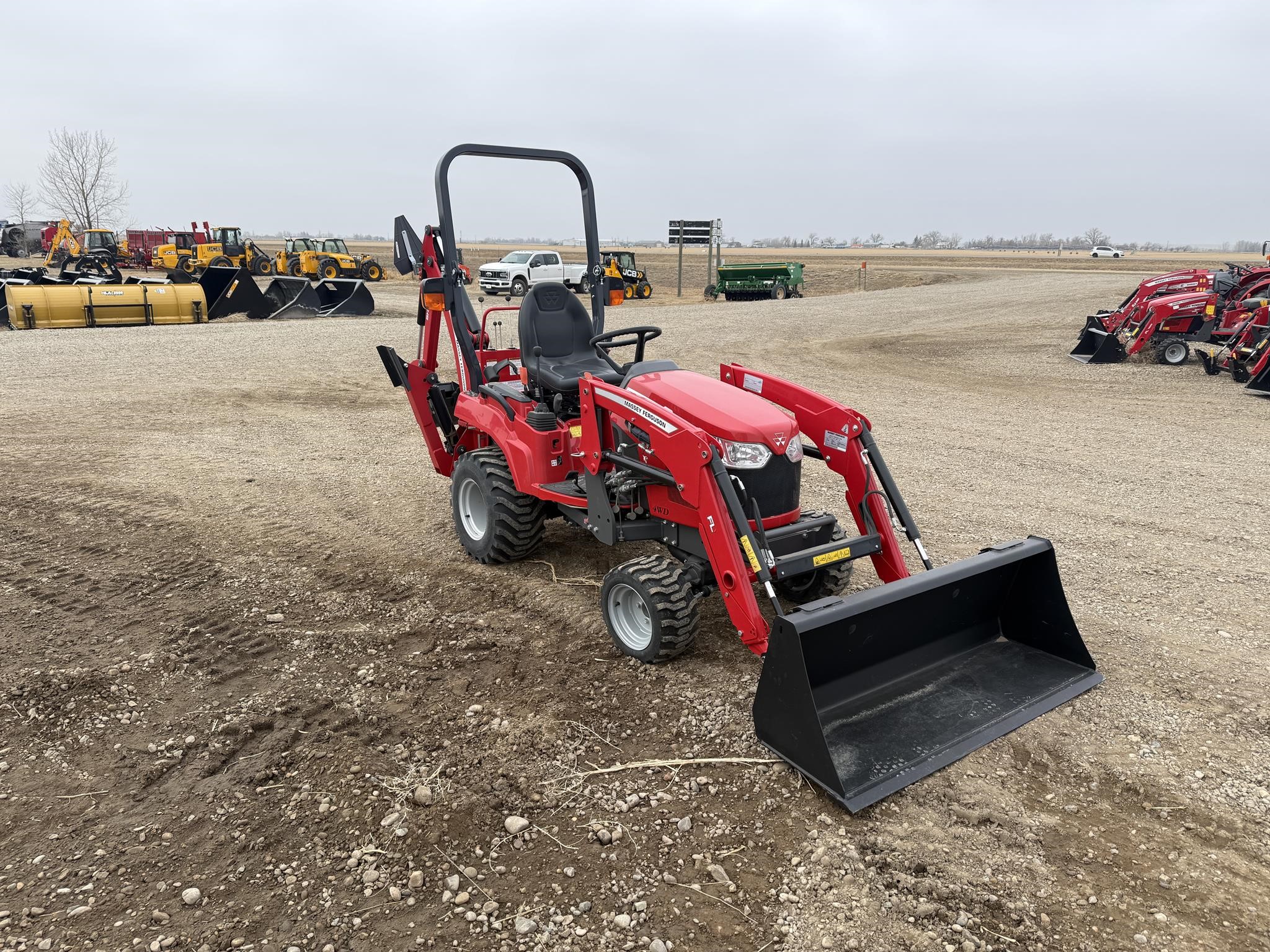 2023 Massey Ferguson GC1723EB