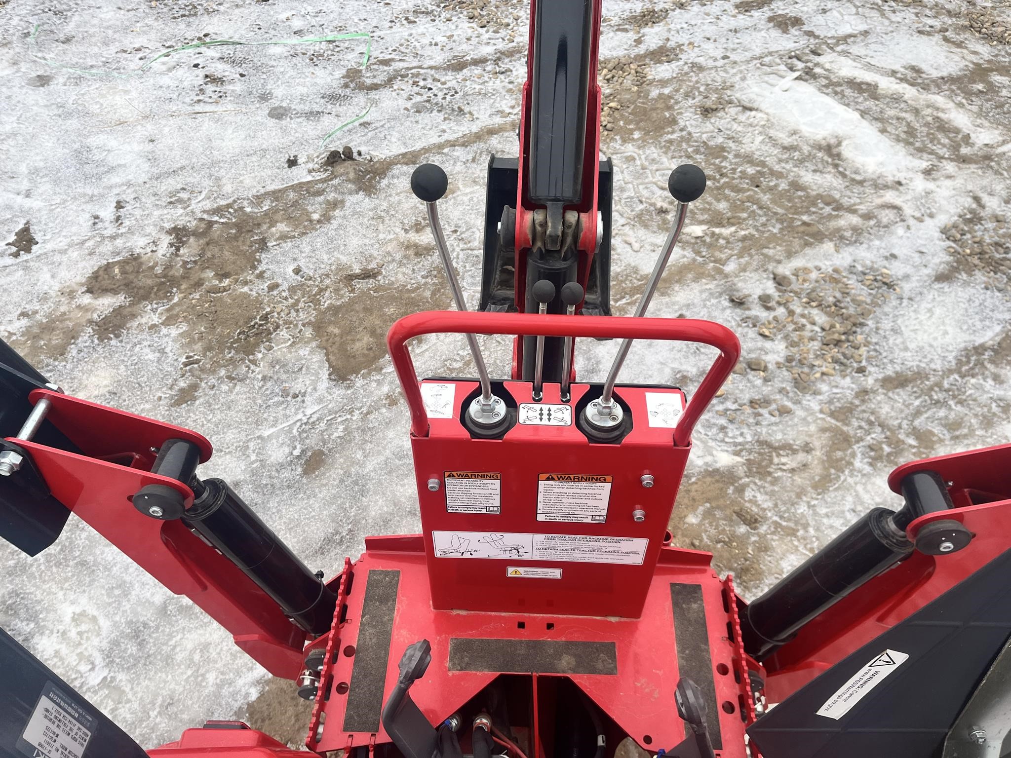 2023 Massey Ferguson GC1723EB