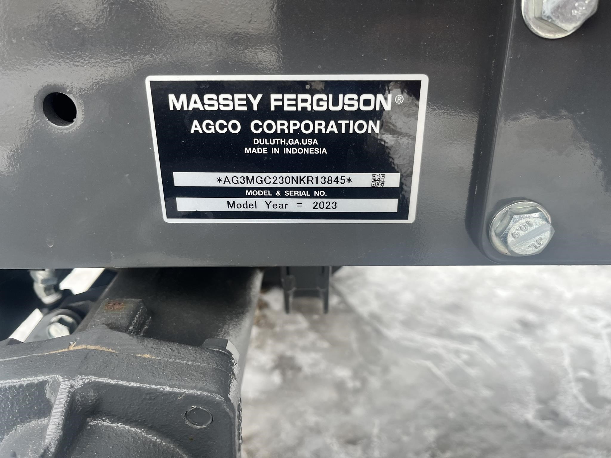 2023 Massey Ferguson GC1723EB