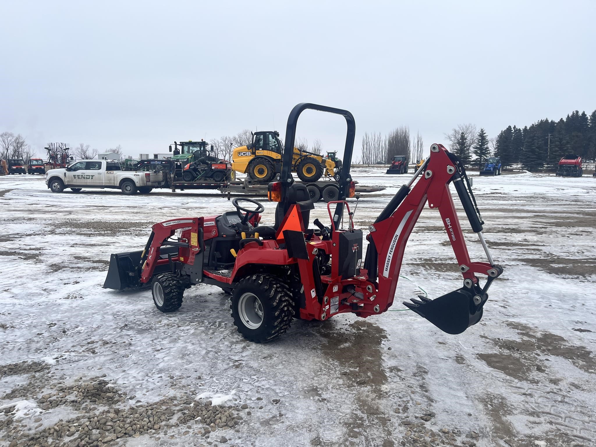 2023 Massey Ferguson GC1723EB