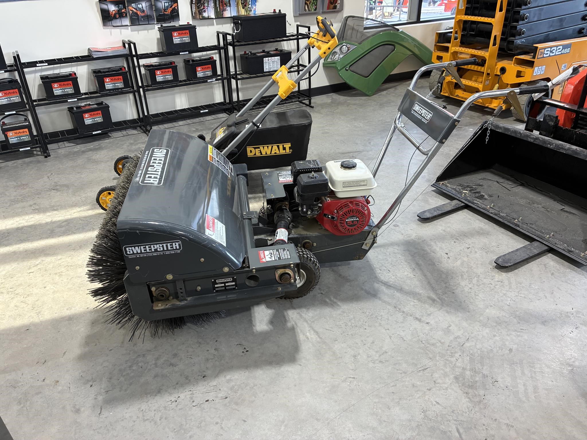 2018 Sweepster C36TWHPD1