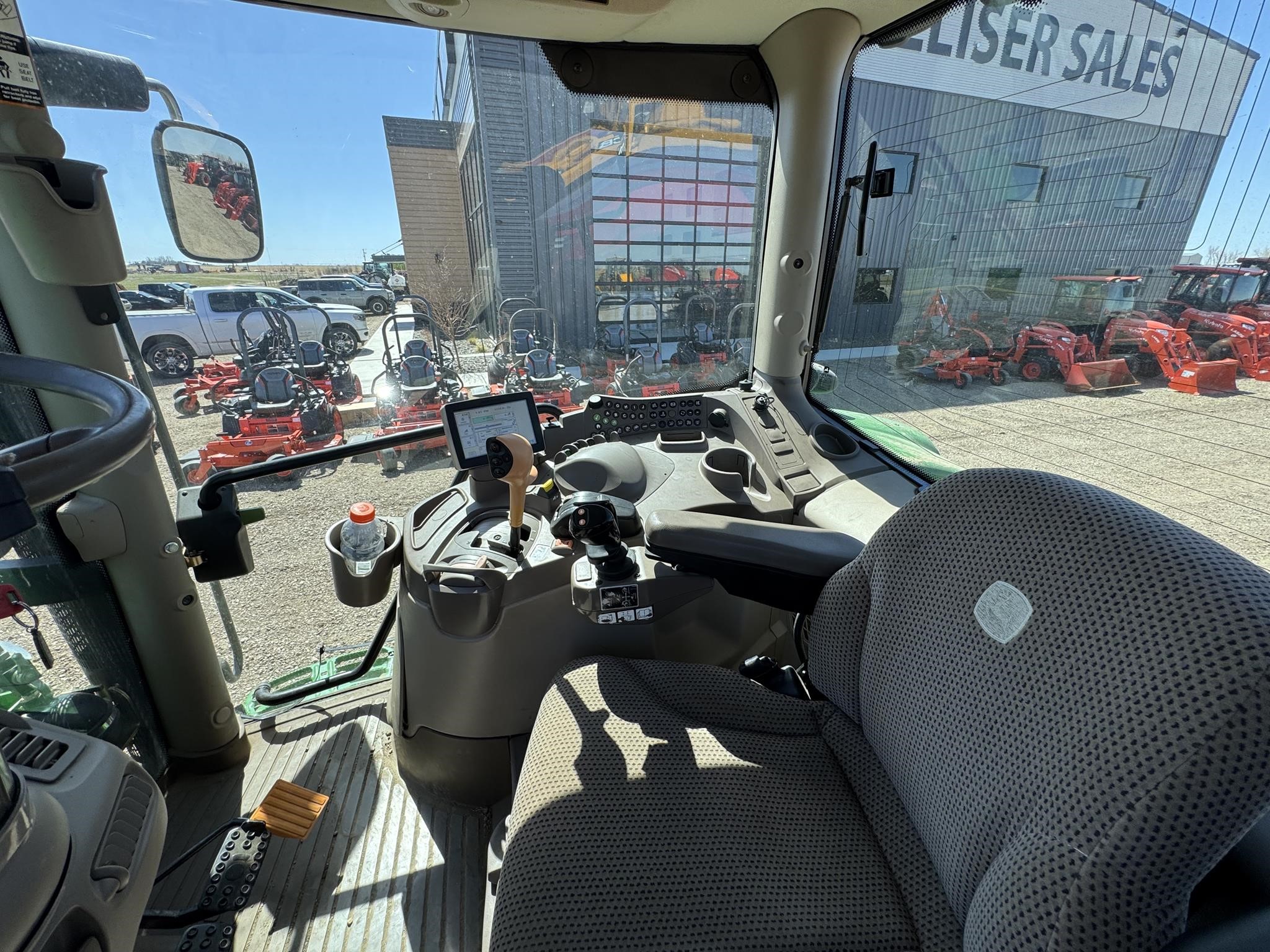 2015 John Deere 6140R