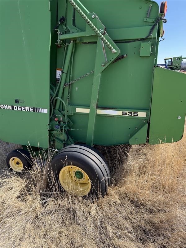 John Deere 535