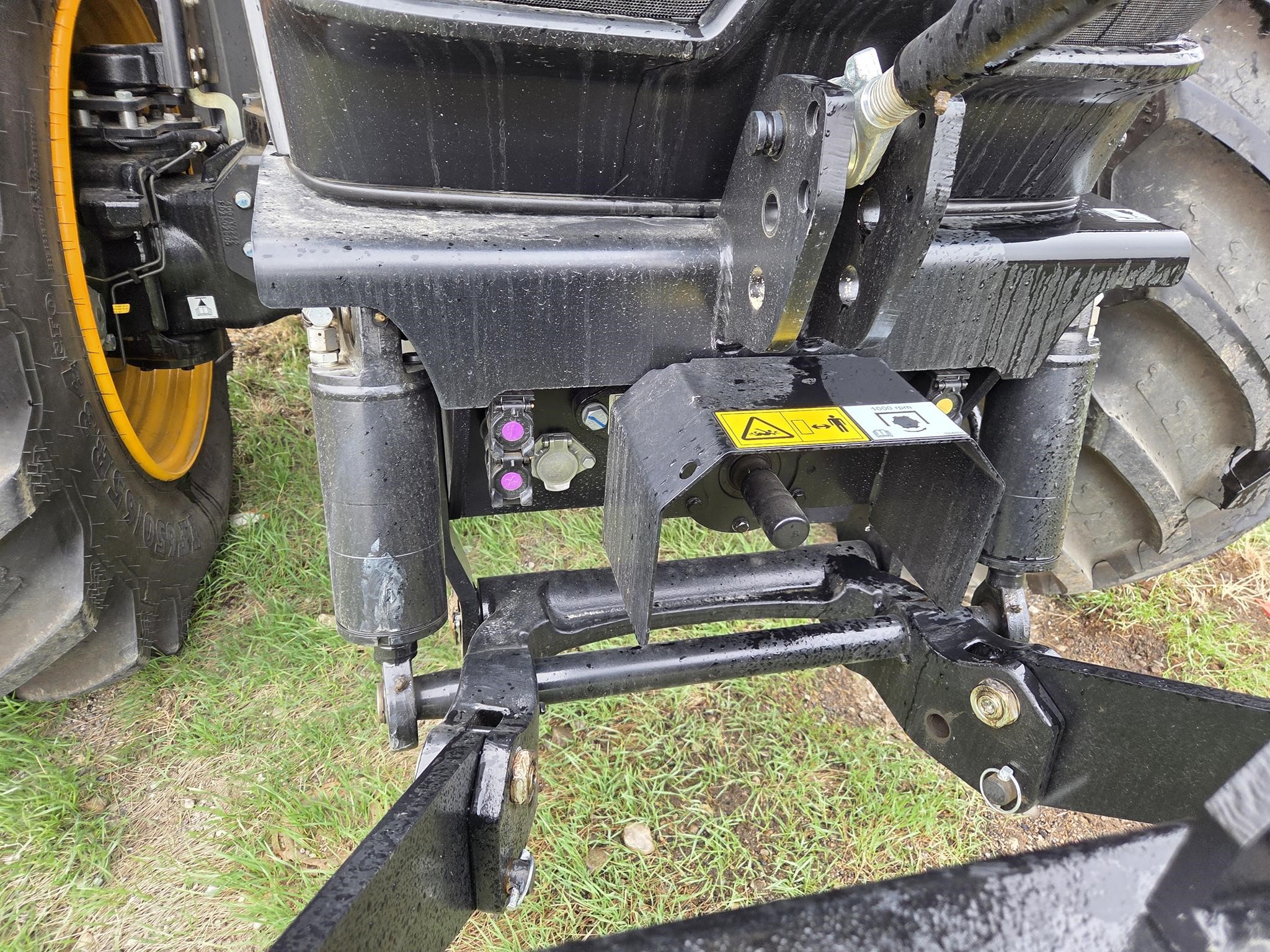 2026 Jcb FASTRAC 8330