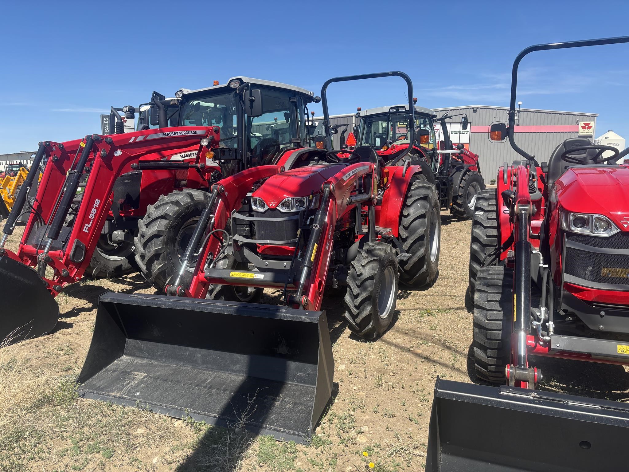 2024 Massey Ferguson 2850M