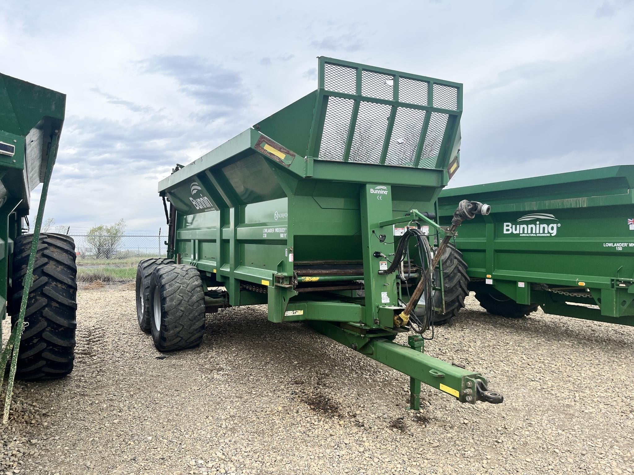 2021 Bunning LOWLANDER WIDEBODY 230