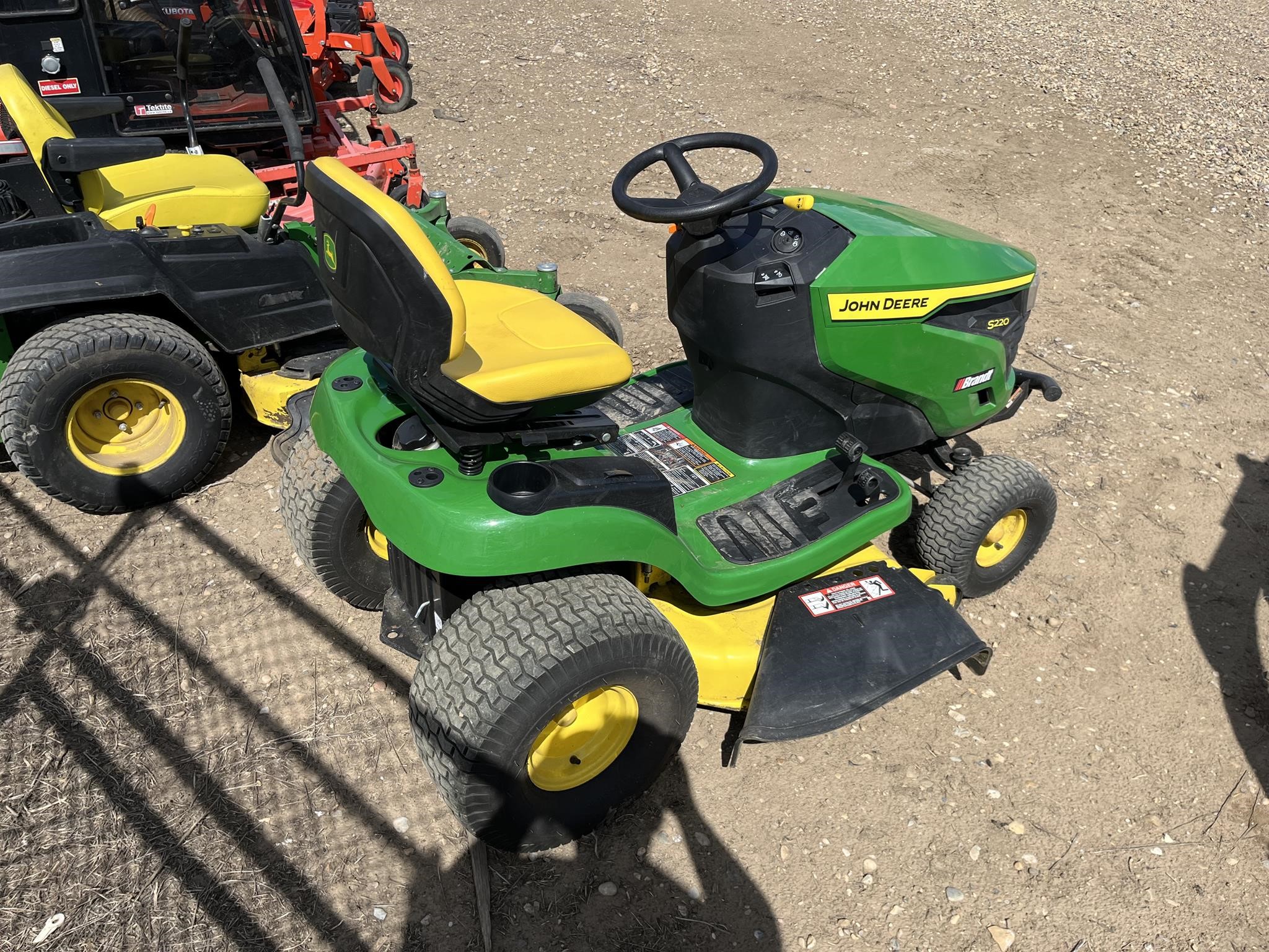 2023 John Deere S220