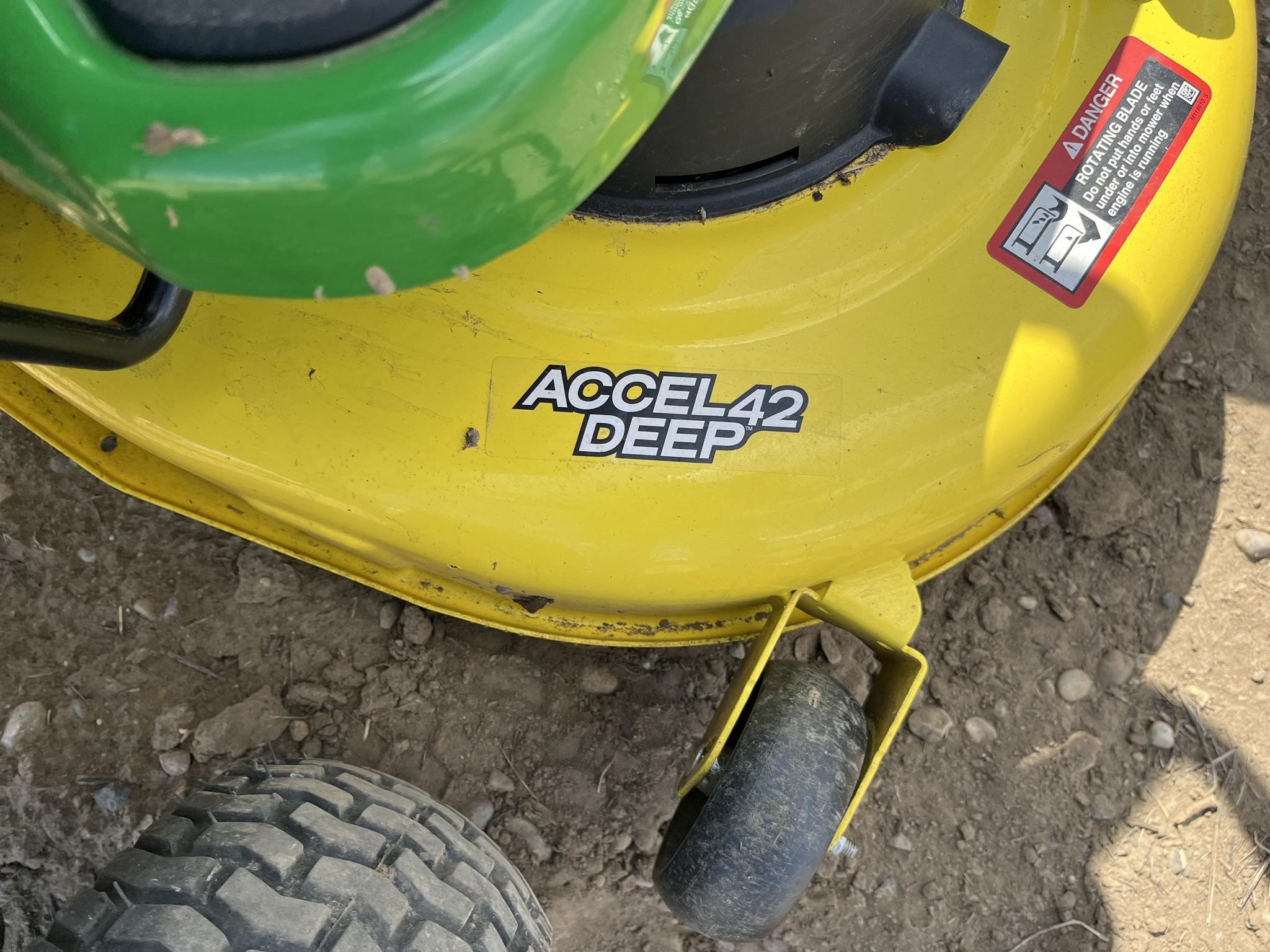 2023 John Deere S220