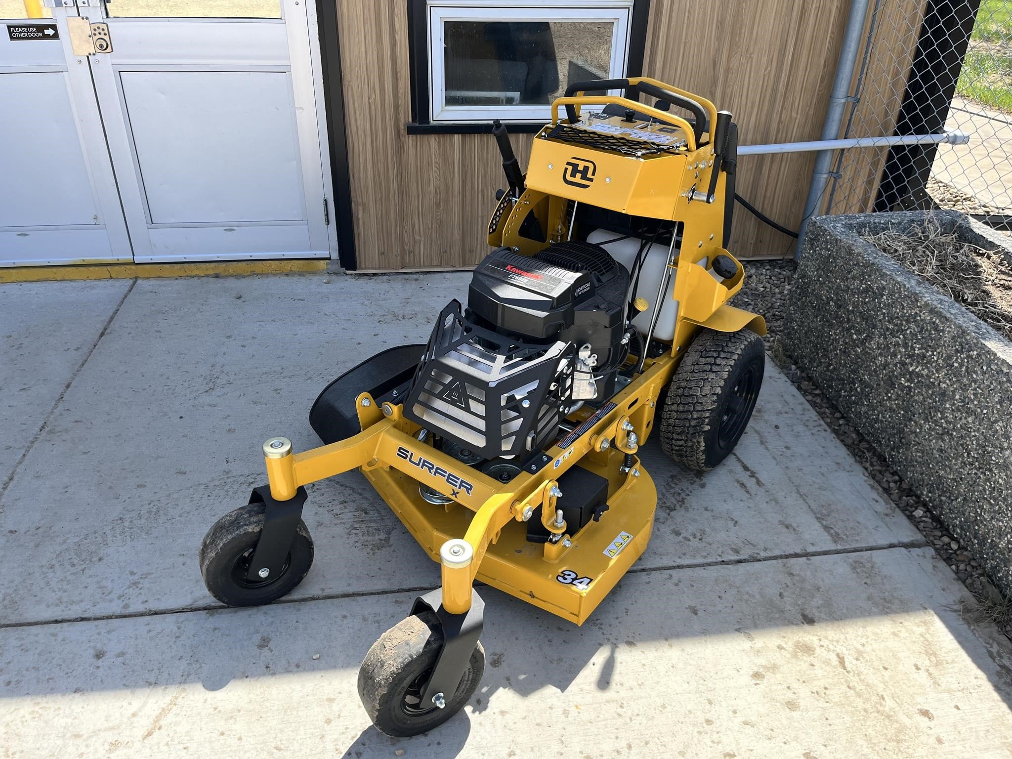 2026 Hustler SURFER X 34