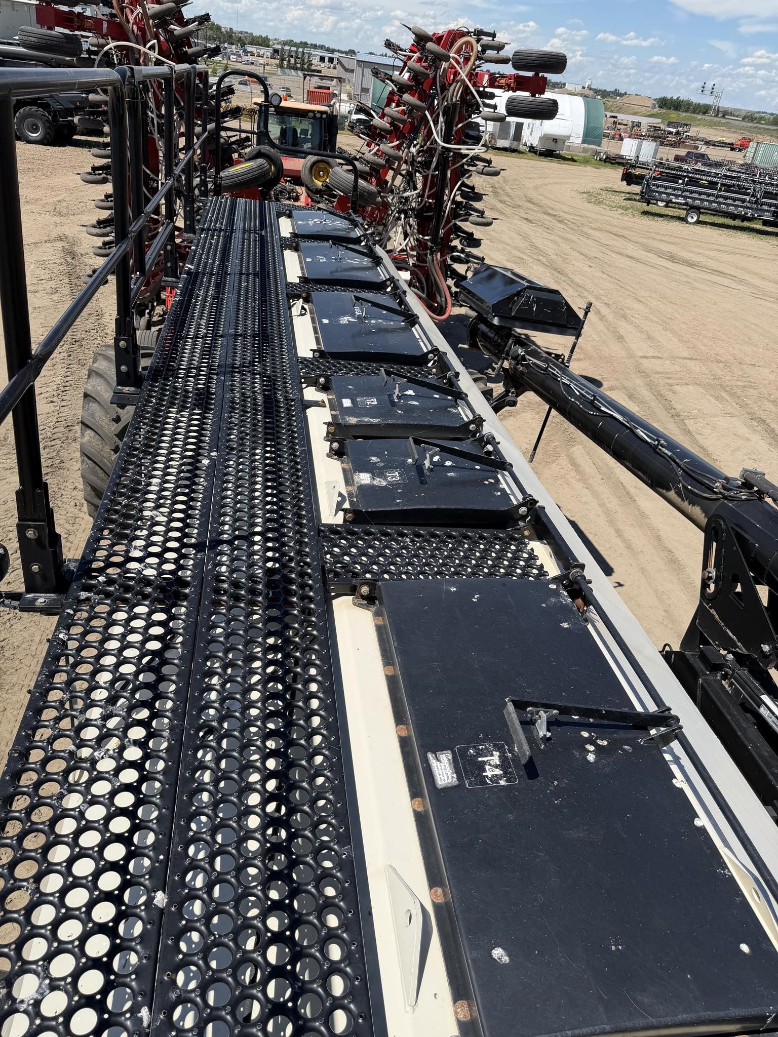 2013 Bourgault 3320-76