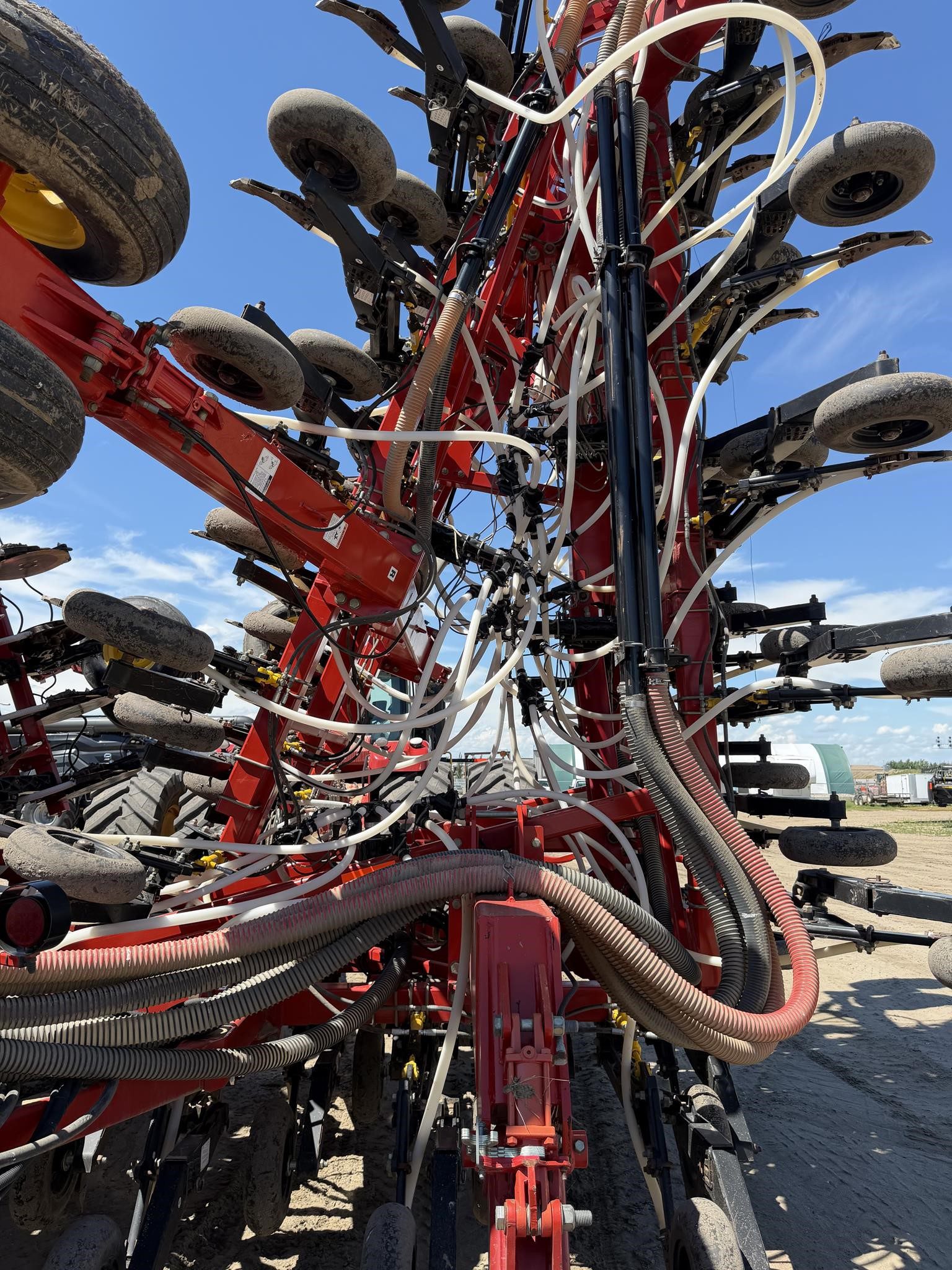 2013 Bourgault 3320-76