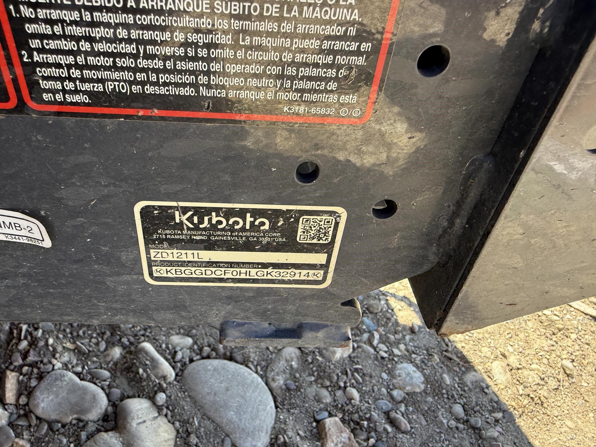 Kubota ZD1211L