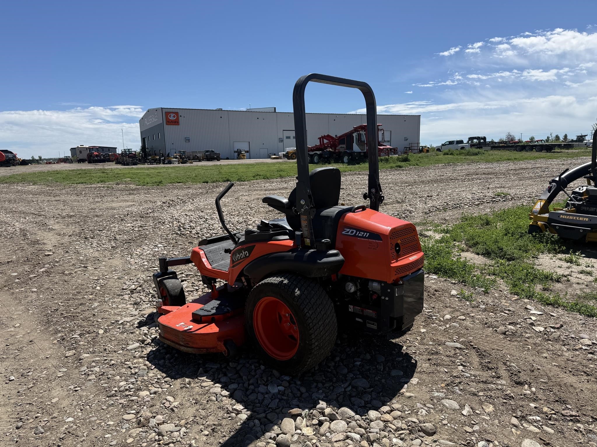 Kubota ZD1211L