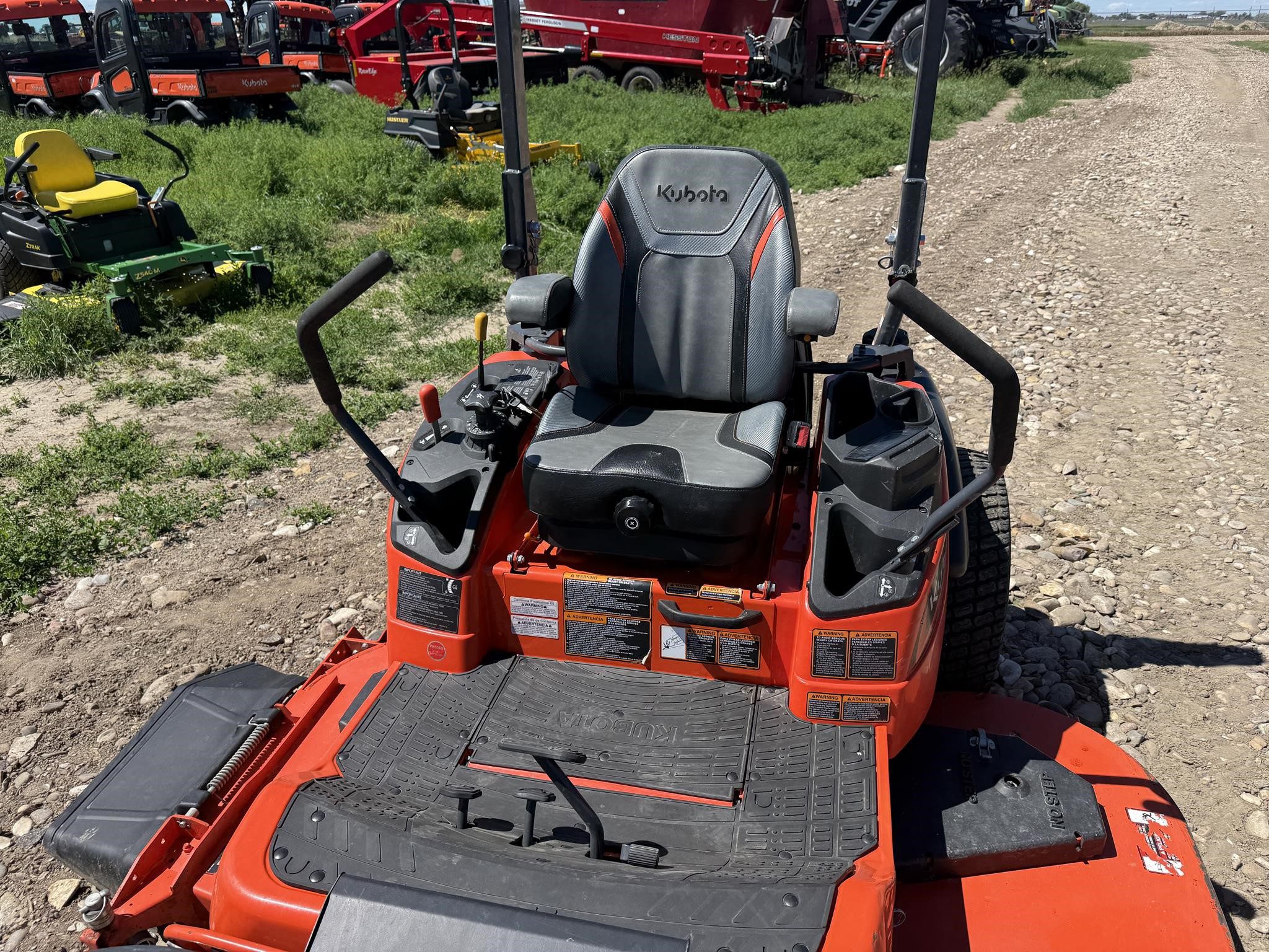 Kubota ZD1211L