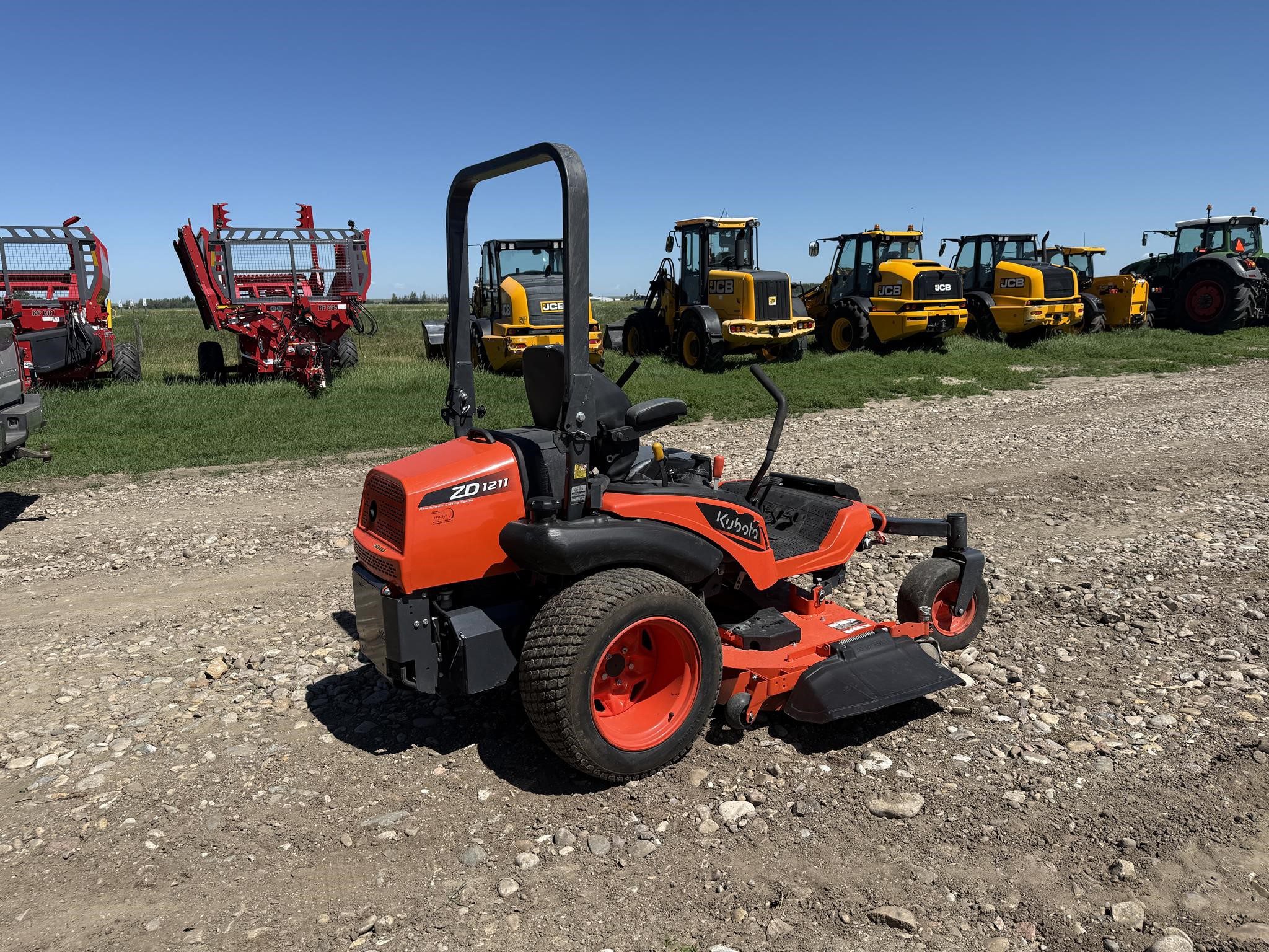 Kubota ZD1211L