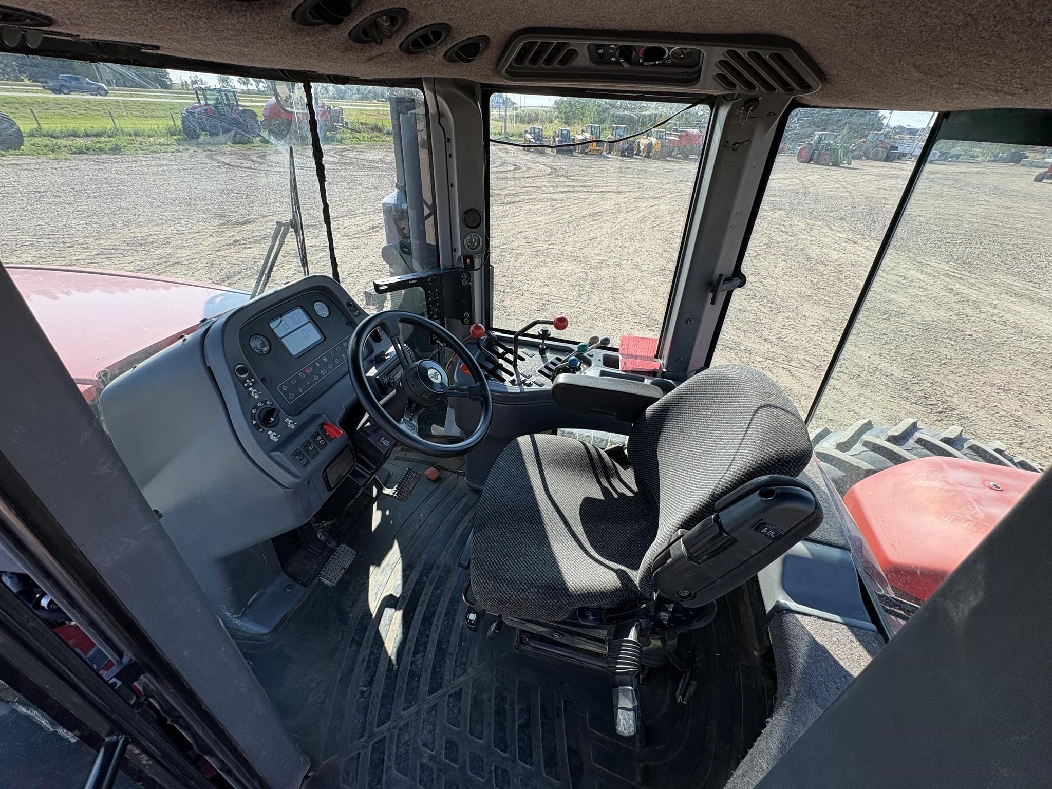 2004 Versatile 2375