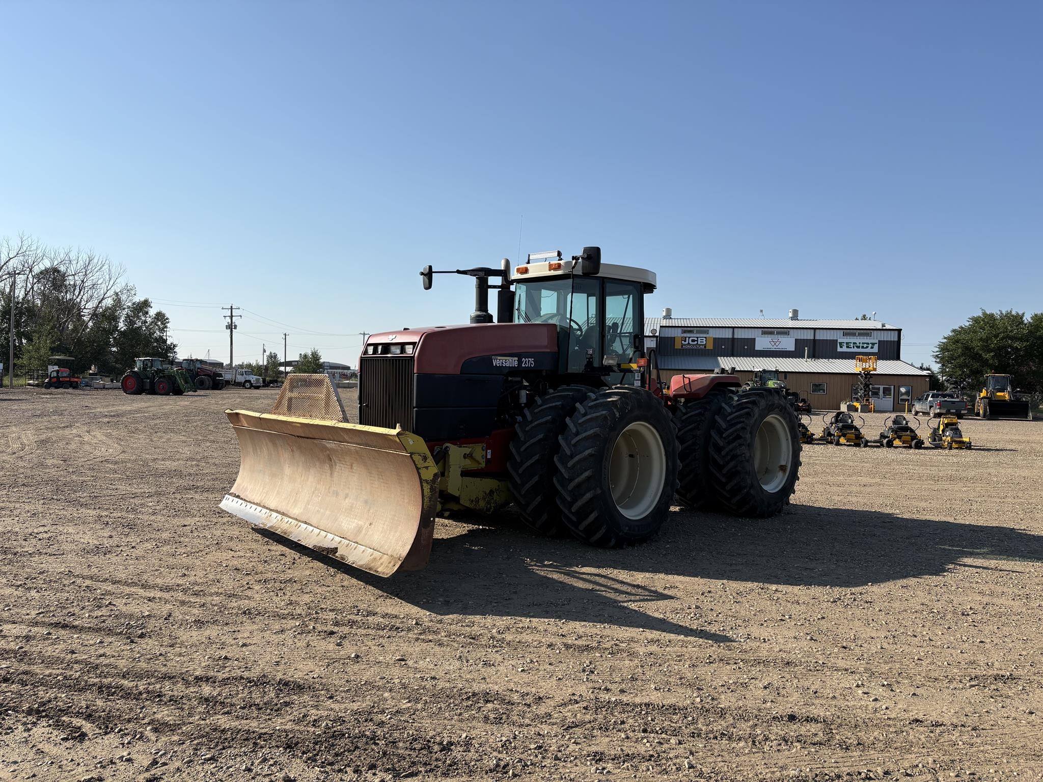 2004 Versatile 2375
