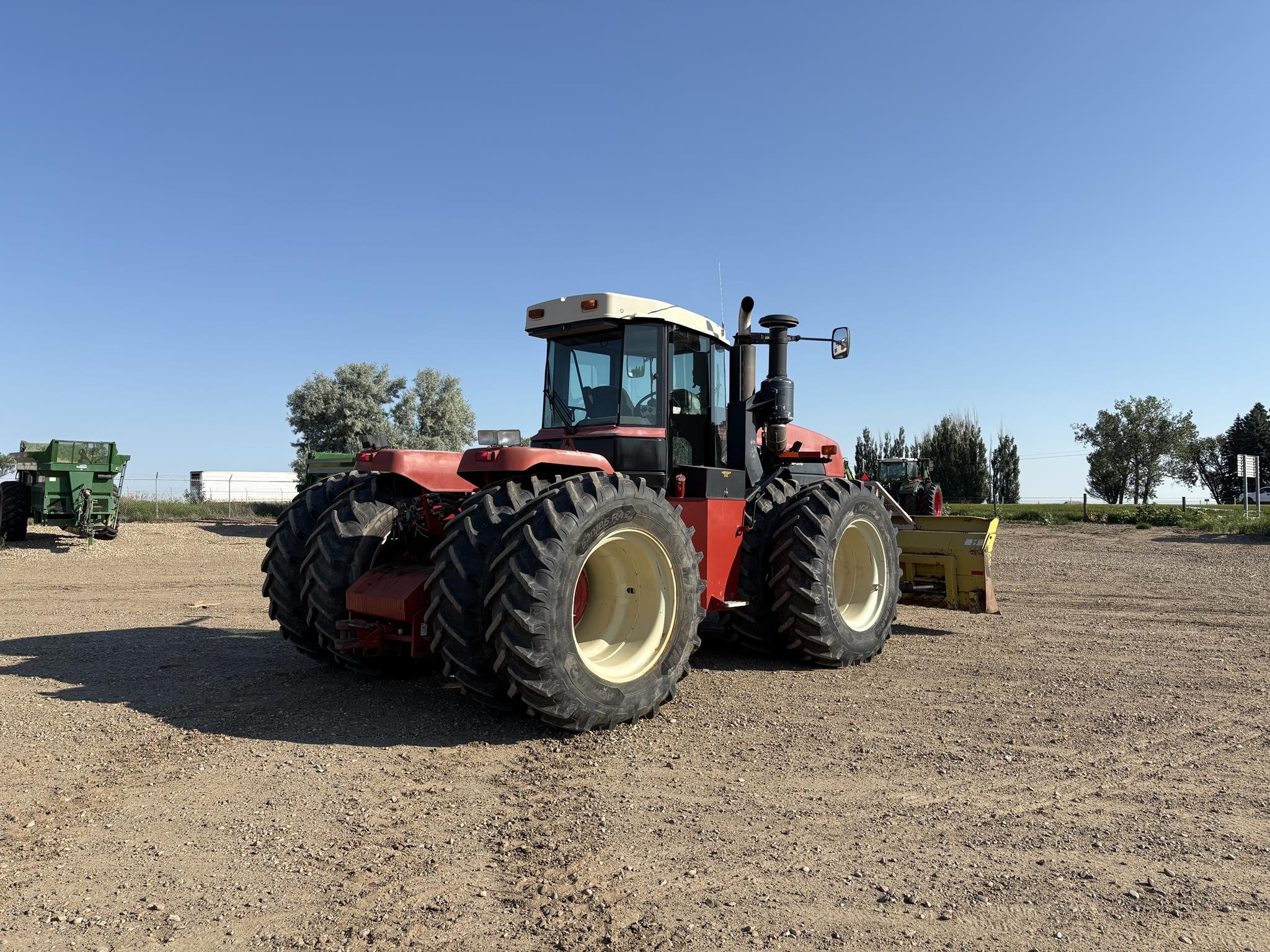 2004 Versatile 2375