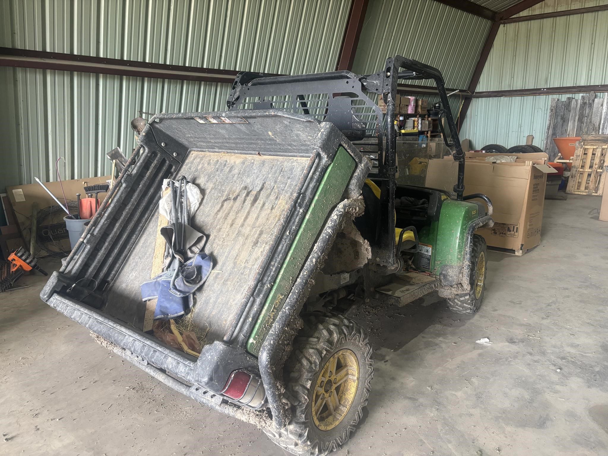 2013 John Deere GATOR XUV 825I