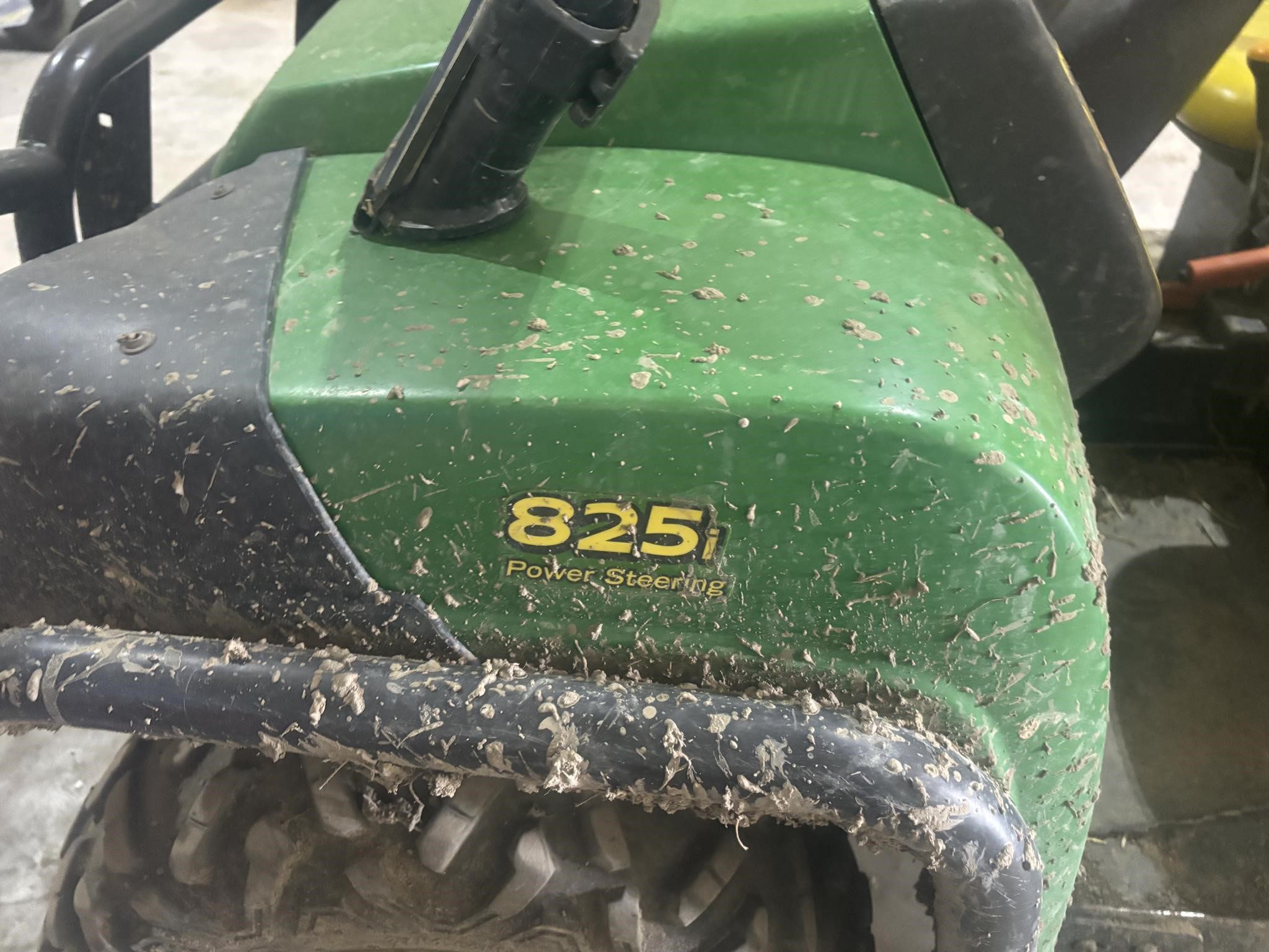2013 John Deere GATOR XUV 825I